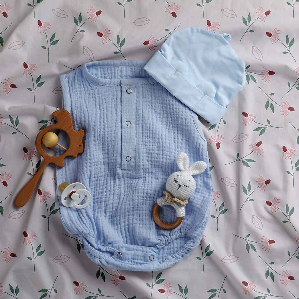 Housse à motifs pour couverture lestée enfant, imprimé Roses, sur un lit d'enfant