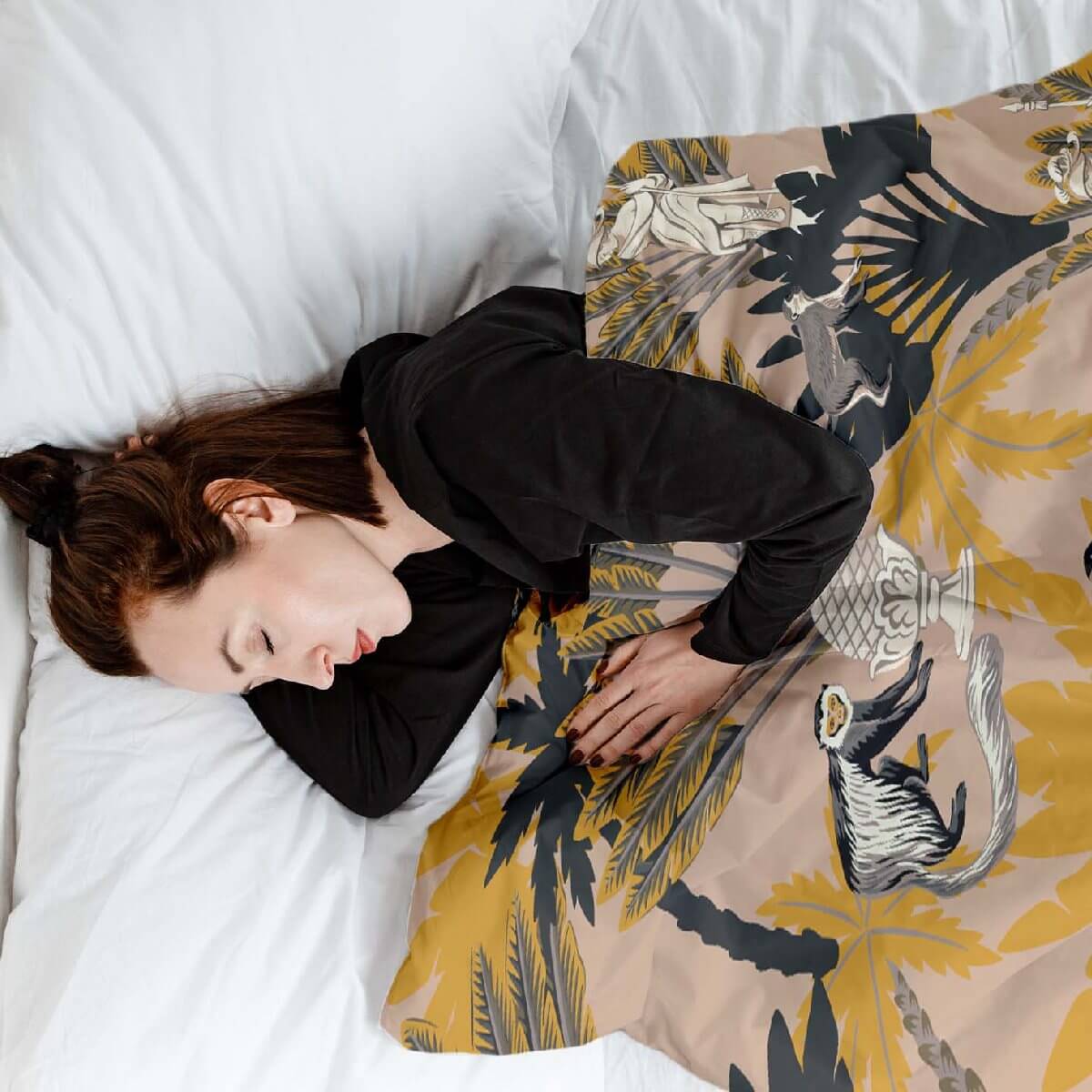 Housse à motifs pour couverture lestée, motif Floral grec, sur un lit