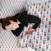 Housse à motifs pour couverture lestée, motif Je t aime 2, sur un lit #Motif_Je t aime 2