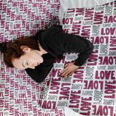 Housse à motifs pour couverture lestée, motif Mur, sur un lit #Motif_Mur