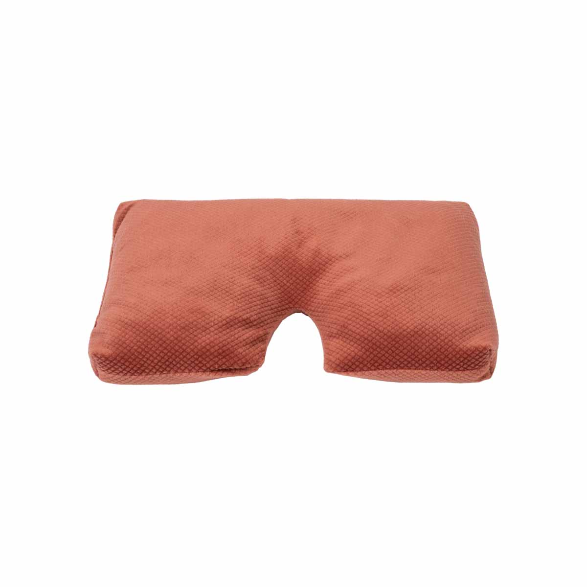 Bandeau aux graines de sarrasin, coloris Ginger spice, posé sur les yeux