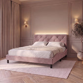 Sommier en velours avec éclairage LED rose, chambre de nuit avec la LED du haut de la tête de lit allumée #Couleur_Rose